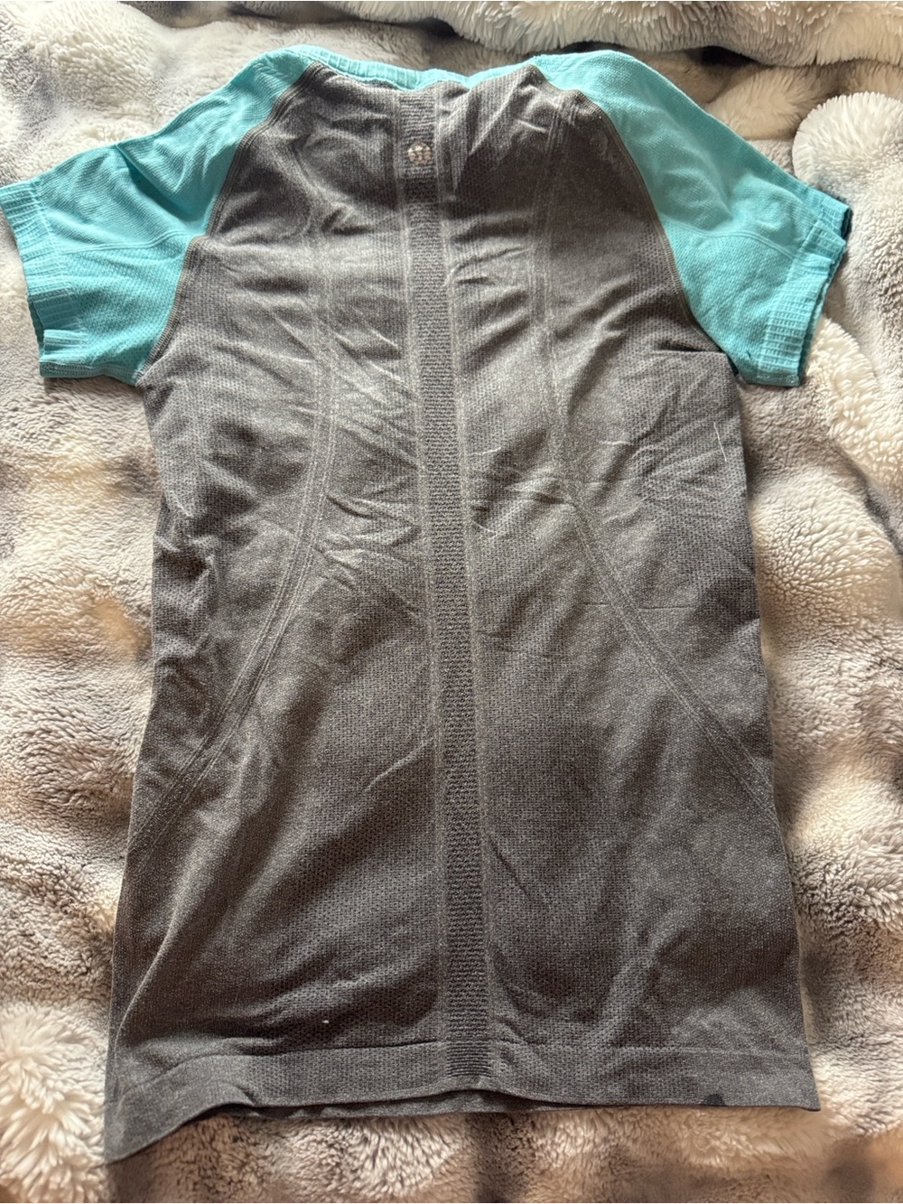Women’s lululemon Short Sleeve tight tee - Gray with teal Sleeves